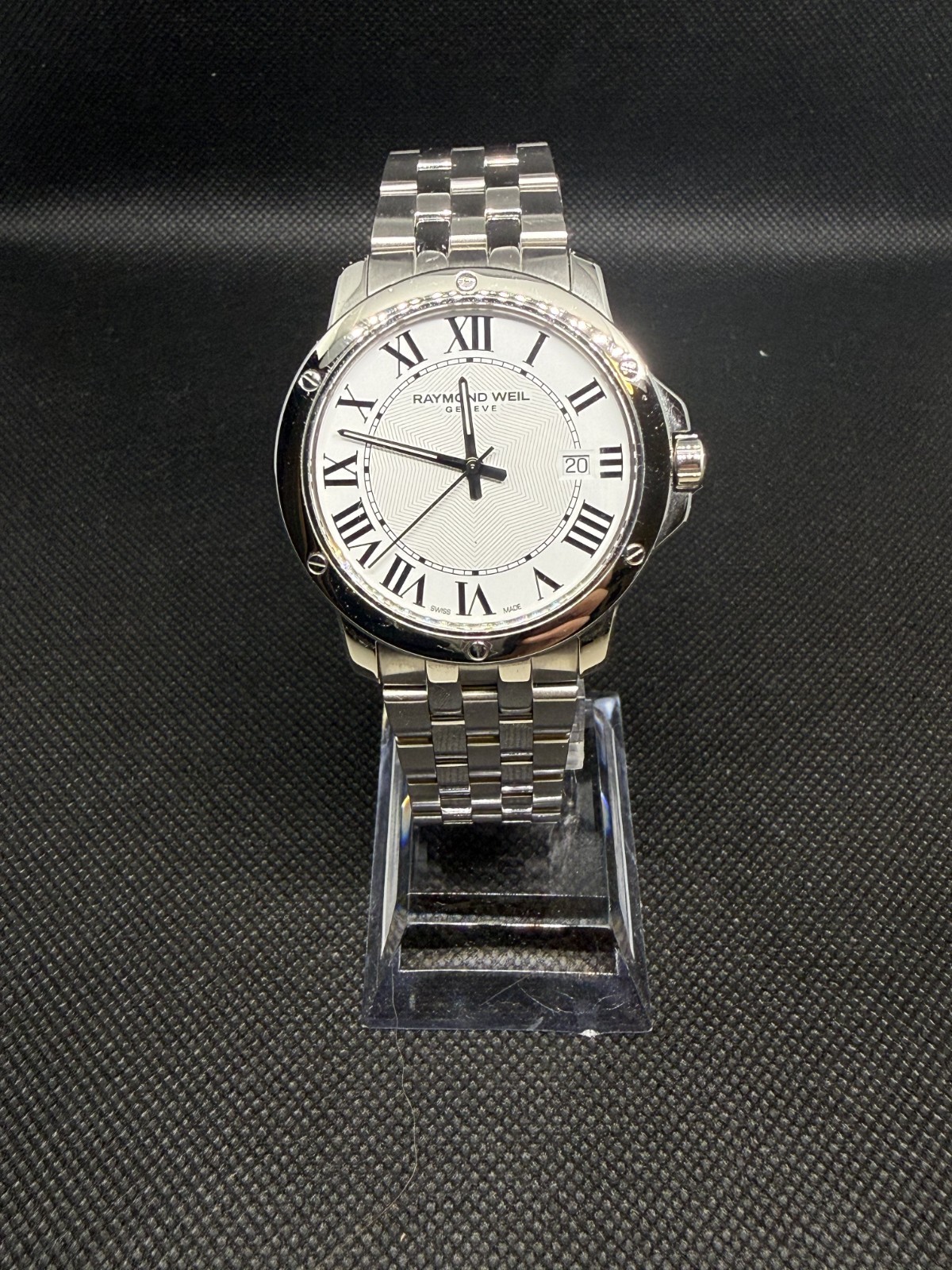 Raymond Weil Tango 5591-ST-00300 Wrist Watch 39mm Quartz White Dial Box & Links
