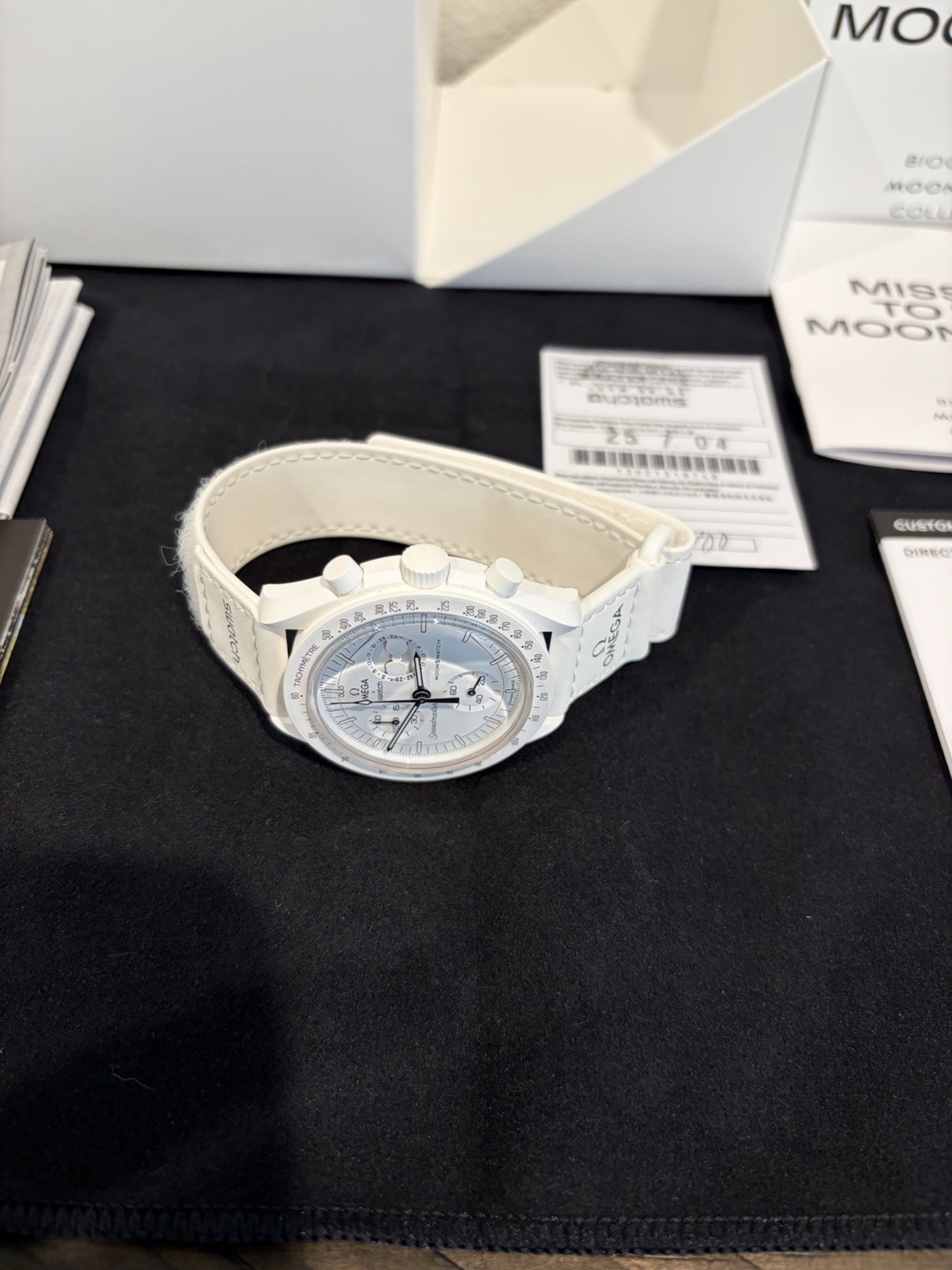 Swatch White Snoopy MoonSwatch Mission to Moonphase Full Moon | Receipt 🌝