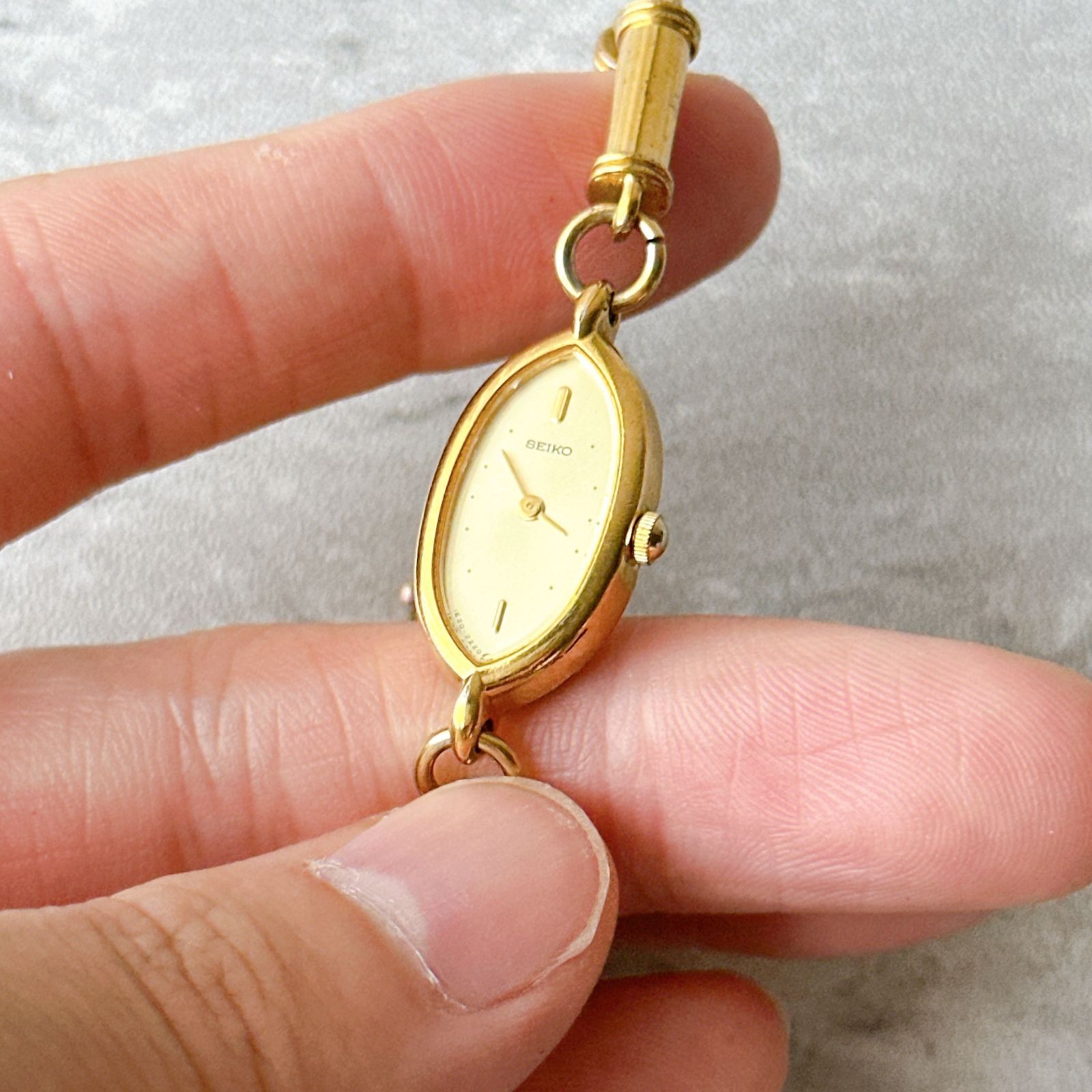 SEIKO 1E20 6310 Ladies Bangle Watch Rare Gold Color Quartz Vintage Bracelet Watc