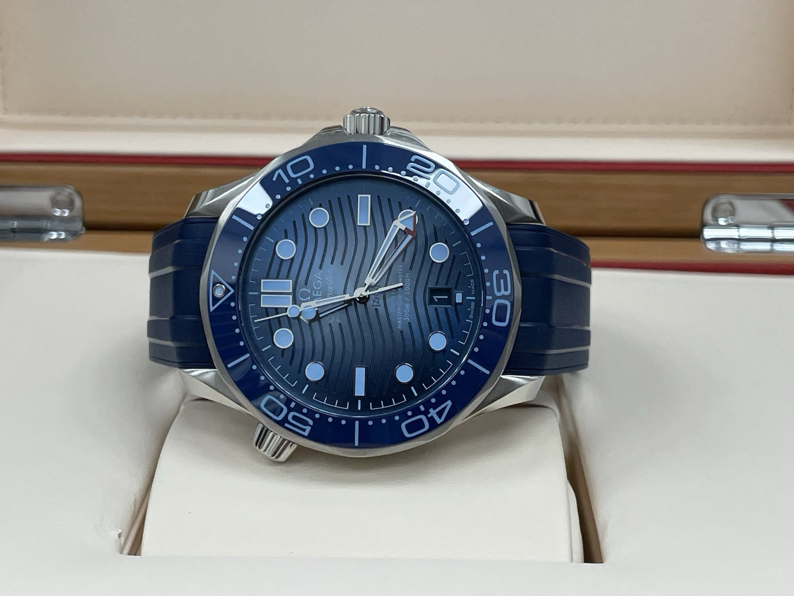 OMEGA SEAMASTER SUMMER BLUE EDITION 300M BRAND NEW 42MM 210.32.42.20.03.002