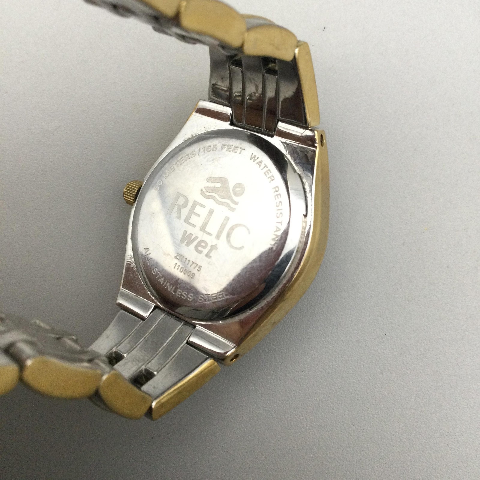Relic Womens Watch 26mm Gold Silver Two Tone Crystals Date New Battery 6″