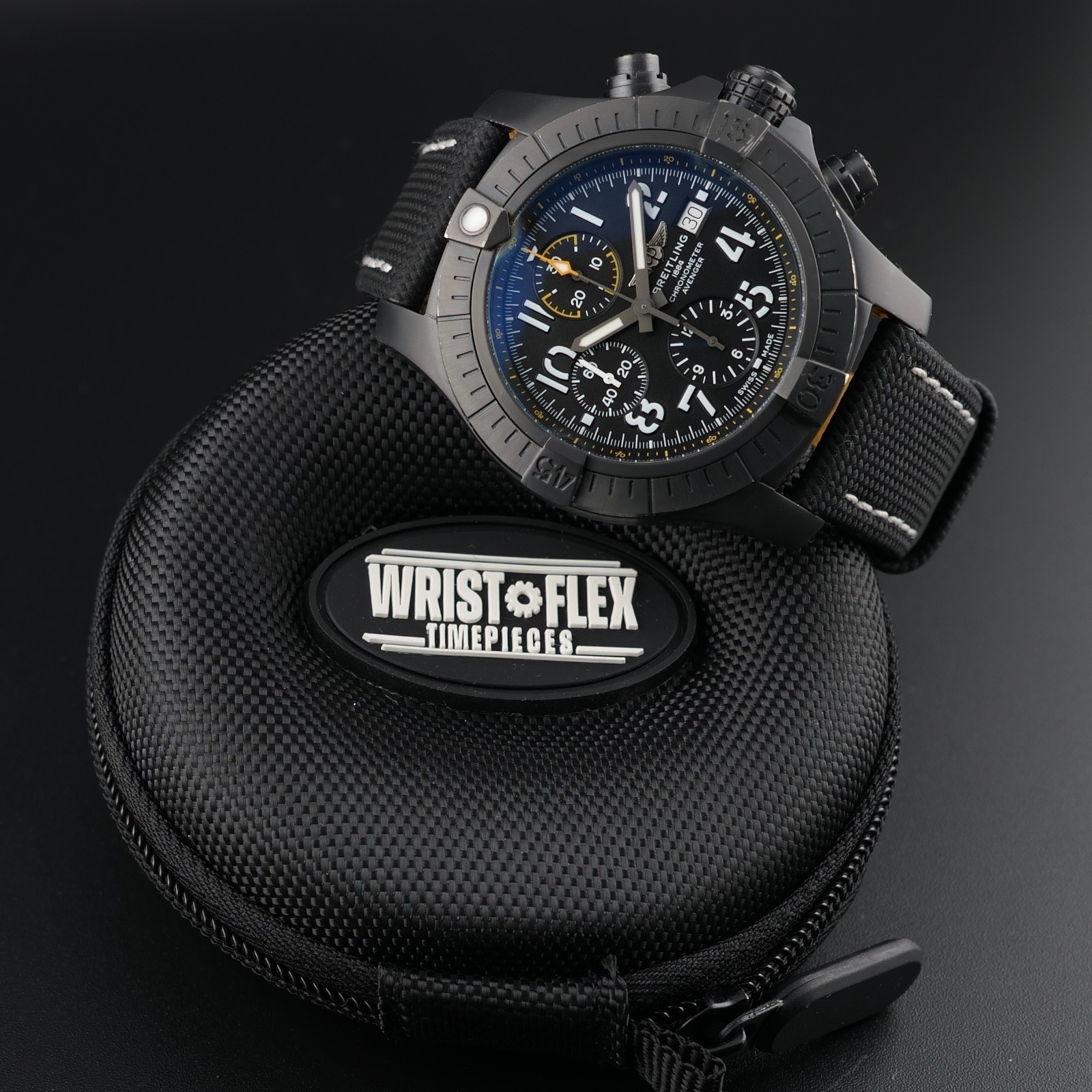 Breitling Avenger V13317 Chronograph 45mm – Full Set, 2 Extra Straps