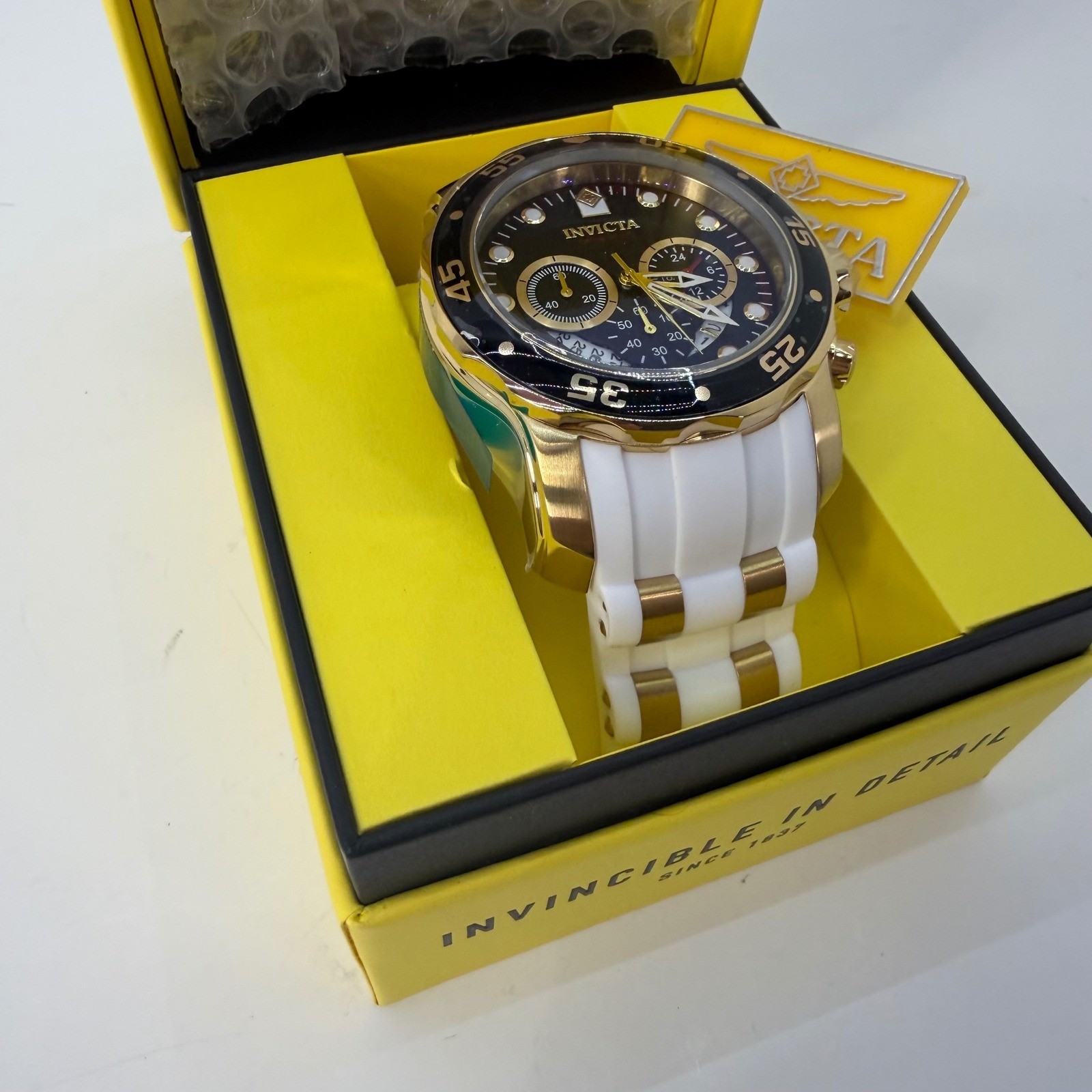 Invicta Pro Diver Chronograph Gold Tone White Silicone Strap Watch 22340 New