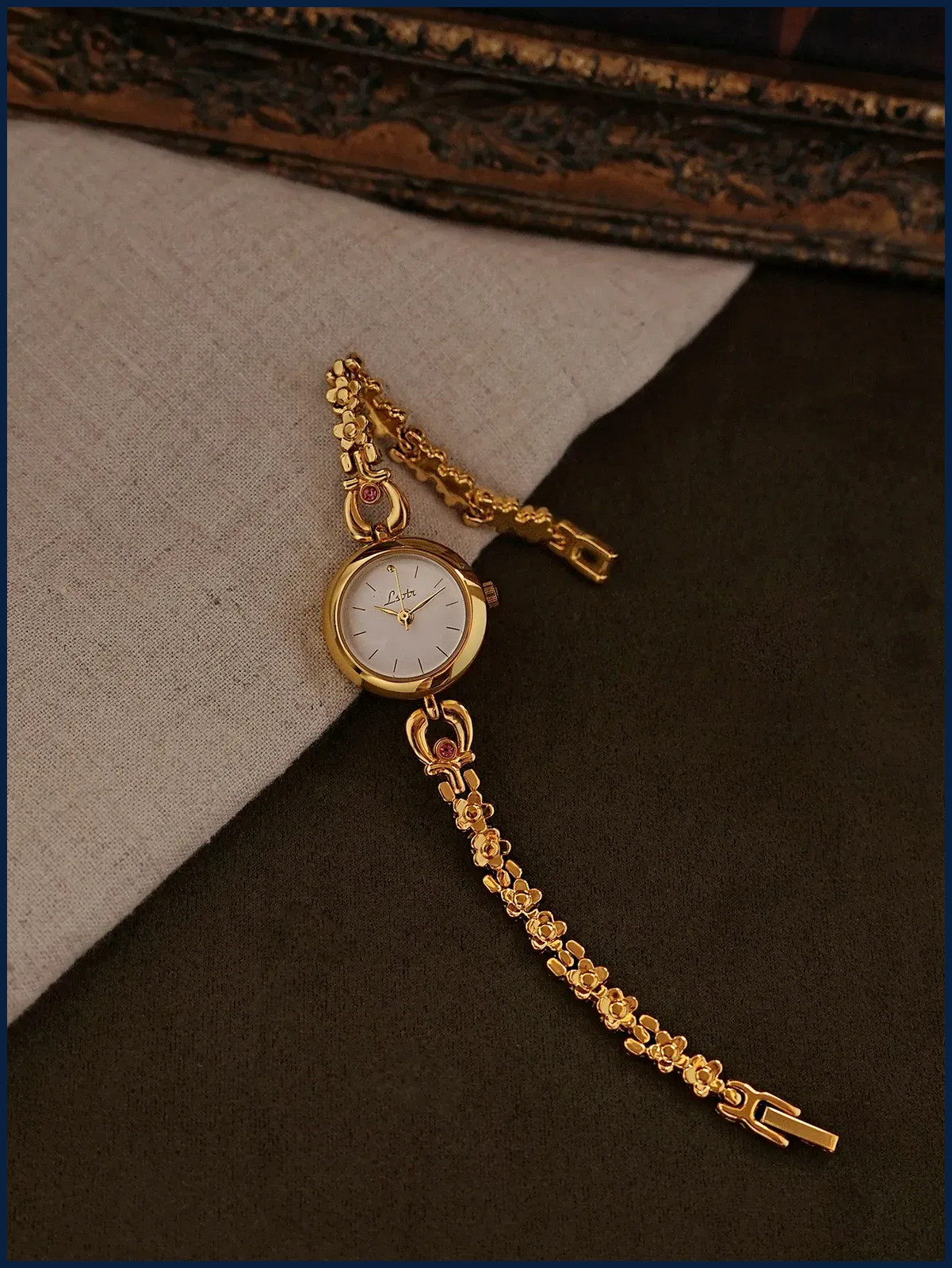 1 New French Retro Gold Small Dial 3D Carved Flower-Shaped Bracelet Women’s