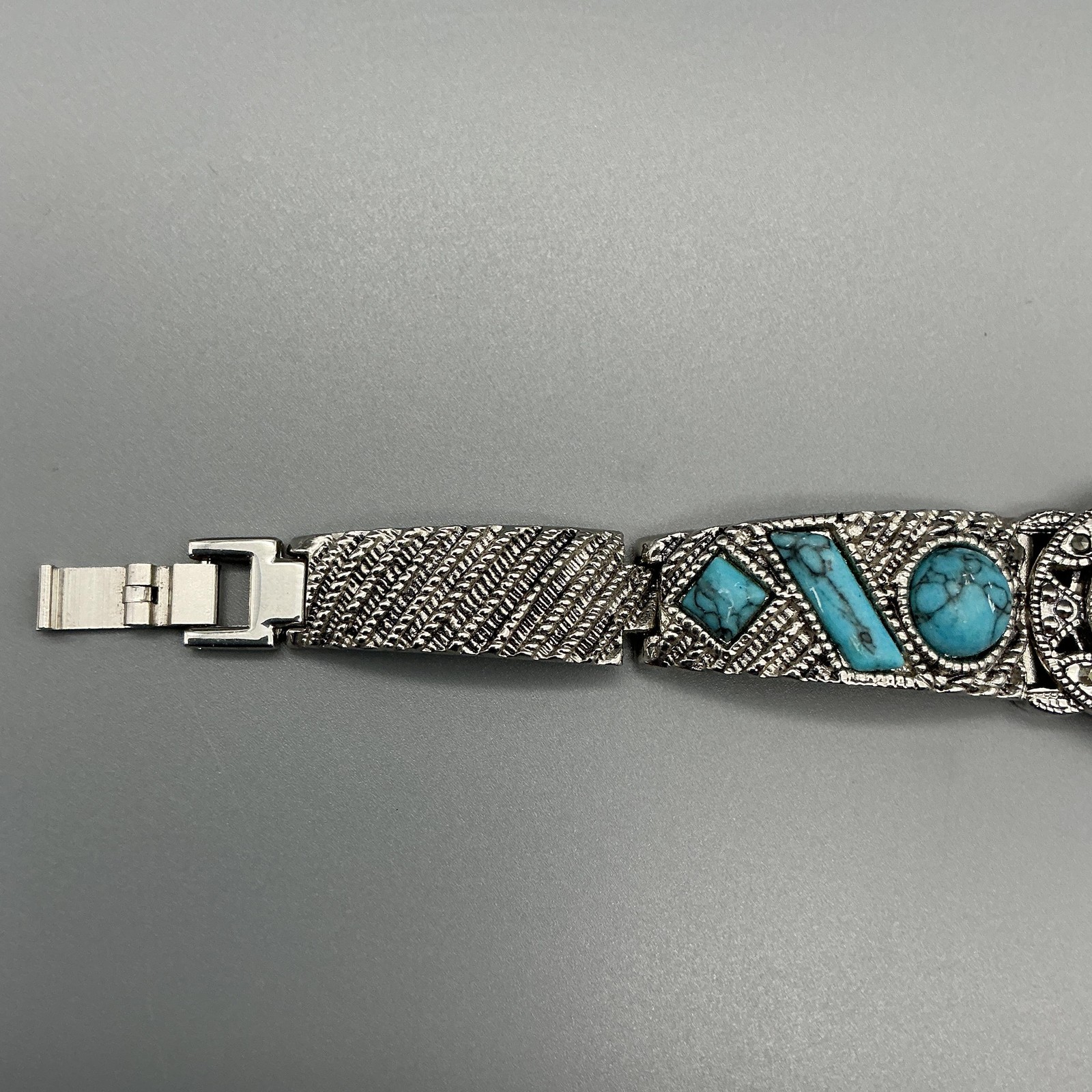 Geneva Elite Womens Watch 25mm MOP Southwest Silver Tone New Battery 7″