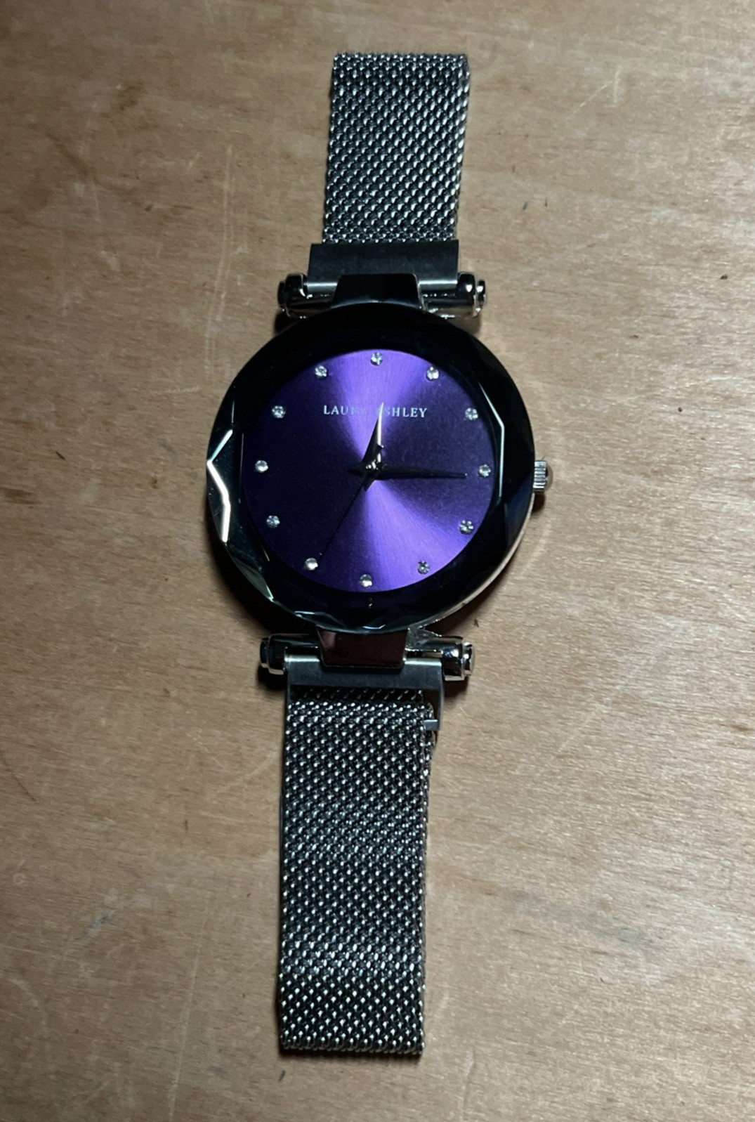 Laura Ashley ~ Untested ~ Women’s 36mm Mesh Strap Magnet Clasp Watch ~ LA31096