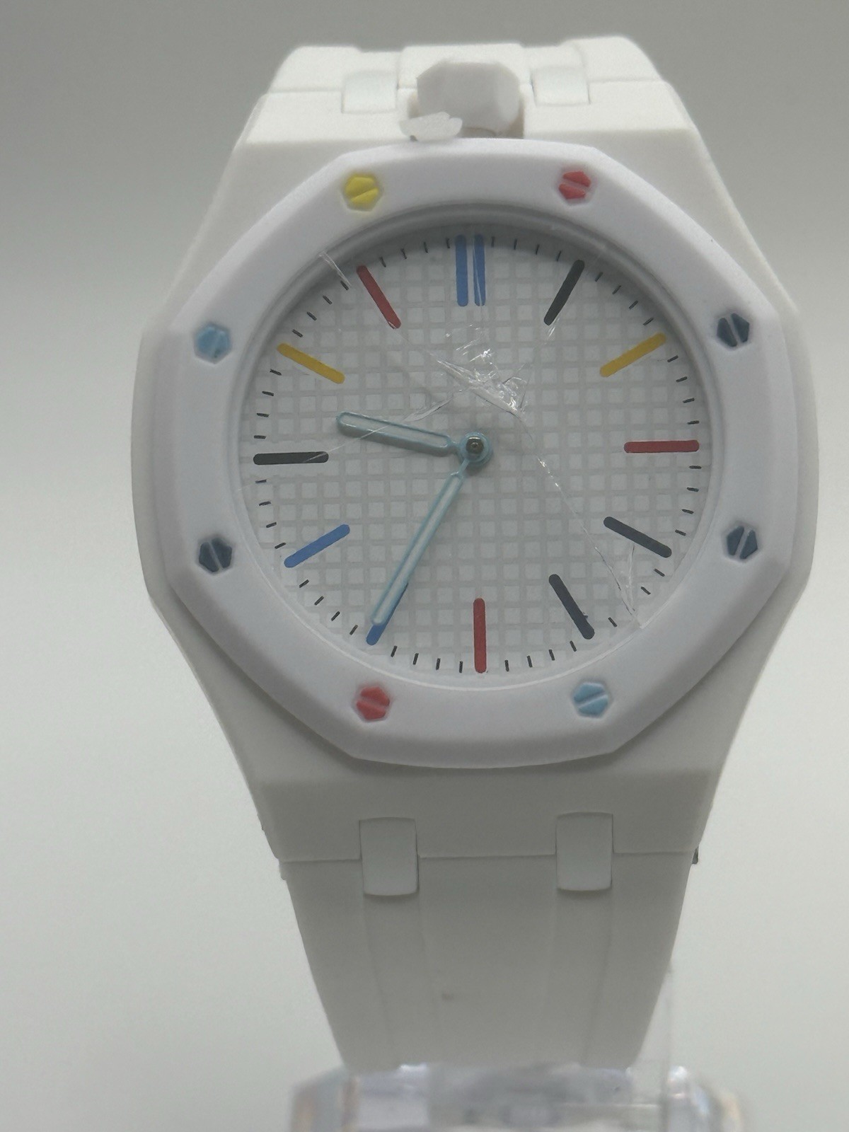 White Analog Casual Wristwatch Round Plastic Two-Piece Strap Multicolor Dial