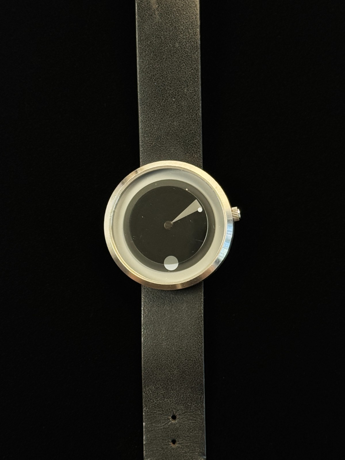 Projects Markuse Architect Designed Watch Rotating Disc Quartz Runs
