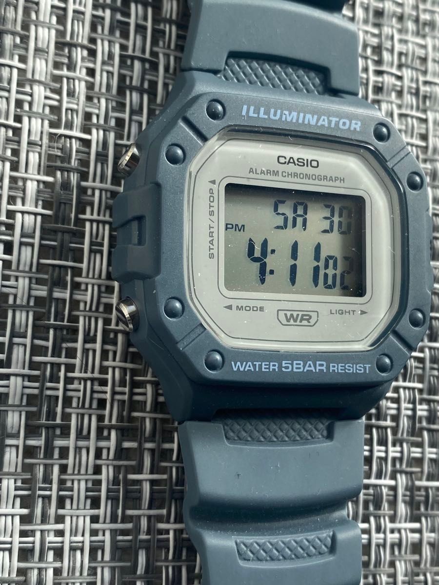 CASIO ILLUMINATOR digital wristwatch W 218H navy