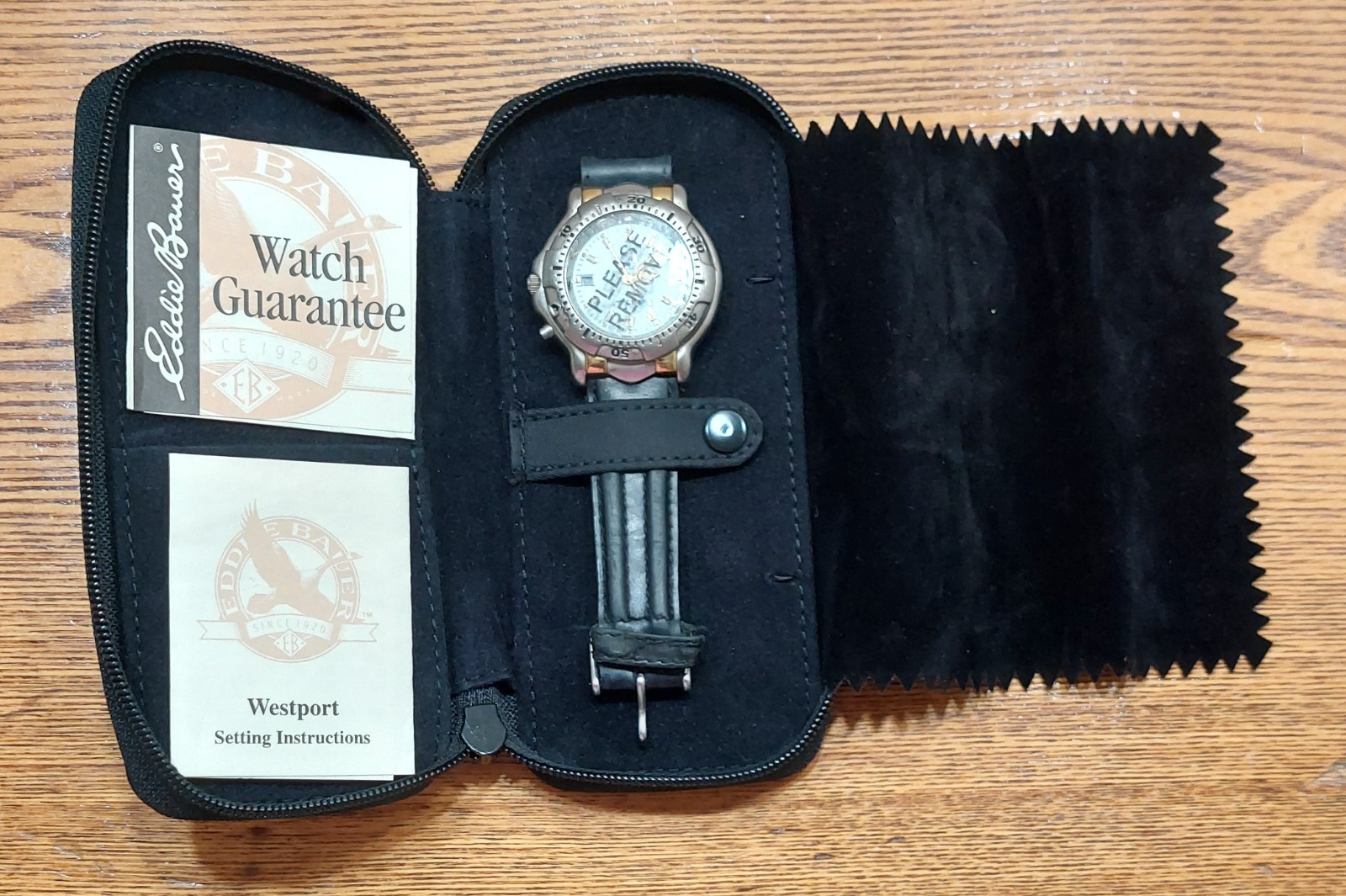 Vtg Eddie Bauer Westport 4809 water resistant field watch w/luminescent dial
