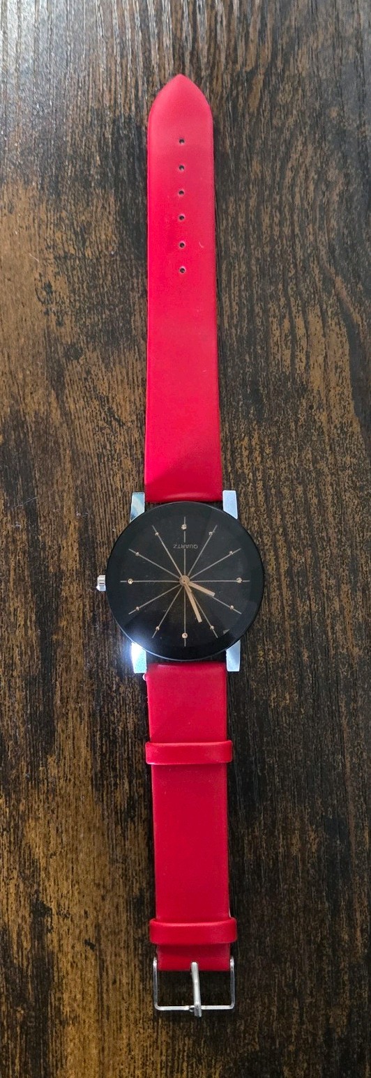 Vintage Quartz Analog Dress Wristwatch Black Dial Red Leather Strap Silver Case